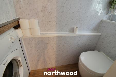 2 bedroom Terraced House for sale in Queen Street, Thorne, Doncaster, DN8