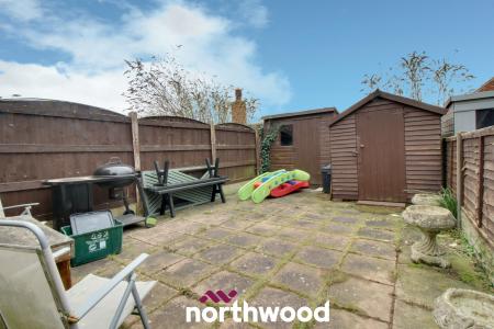 2 bedroom Terraced House for sale in Queen Street, Thorne, Doncaster, DN8