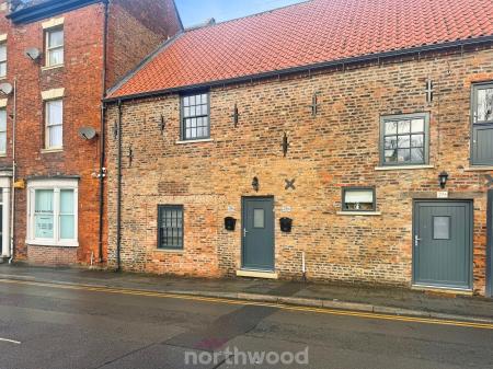 0 bedroom Studio flat to let in 29B Bridge Street, Thorne, Doncaster, DN8