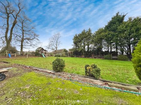 2 bedroom End of terrace house for sale in Cuckoo Park, Rawcliffe, Goole, DN14