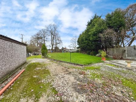 2 bedroom End of terrace house for sale in Cuckoo Park, Rawcliffe, Goole, DN14