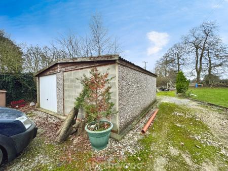 2 bedroom End of terrace house for sale in Cuckoo Park, Rawcliffe, Goole, DN14