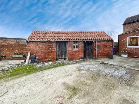 2 bedroom End of terrace house for sale in Cuckoo Park, Rawcliffe, Goole, DN14