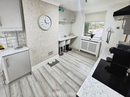 3 bedroom Semi-detached house for sale in Tennyson Avenue, Thorne, Doncaster, DN8