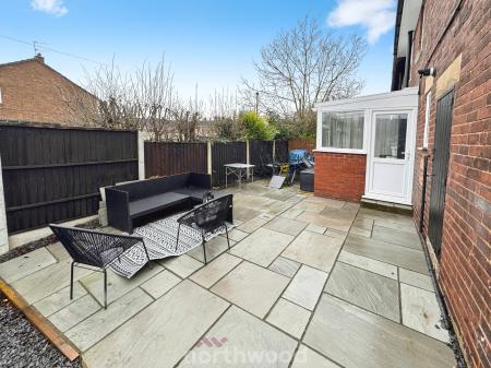 3 bedroom Semi-detached house for sale in Tennyson Avenue, Thorne, Doncaster, DN8