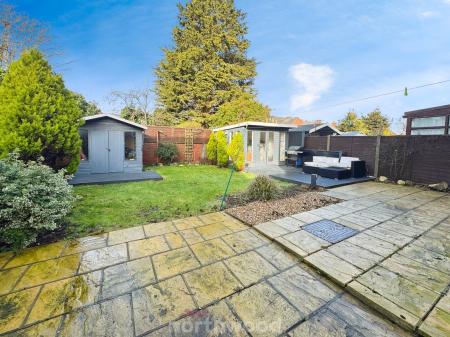 3 bedroom Semi-detached house for sale in Mansion Court Gardens, Thorne, Doncaster, DN8