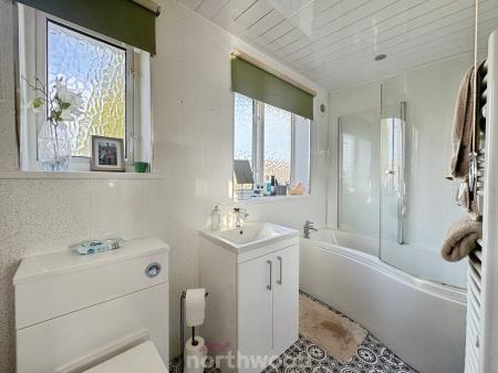 3 bedroom Semi-detached house for sale in Mansion Court Gardens, Thorne, Doncaster, DN8