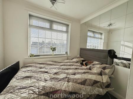 3 bedroom Semi-detached house for sale in Mansion Court Gardens, Thorne, Doncaster, DN8