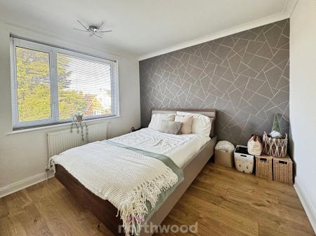 3 bedroom Semi-detached house for sale in Mansion Court Gardens, Thorne, Doncaster, DN8