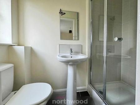 3 bedroom Semi-detached house to let in Church View Gardens, Moorends, Doncaster, DN8
