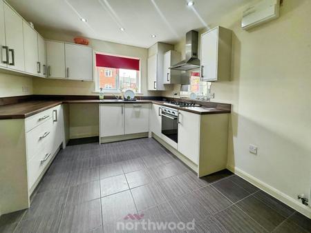3 bedroom Semi-detached house to let in Church View Gardens, Moorends, Doncaster, DN8