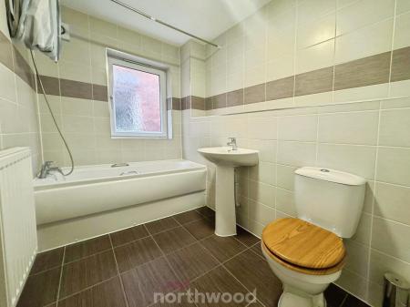 3 bedroom Semi-detached house to let in Church View Gardens, Moorends, Doncaster, DN8