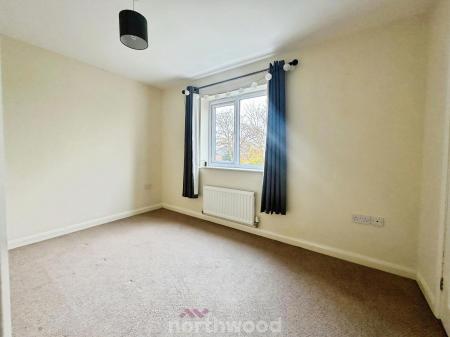 3 bedroom Semi-detached house to let in Church View Gardens, Moorends, Doncaster, DN8