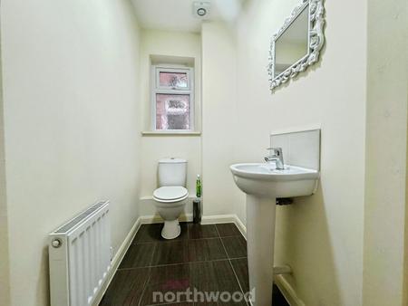 3 bedroom Semi-detached house to let in Church View Gardens, Moorends, Doncaster, DN8