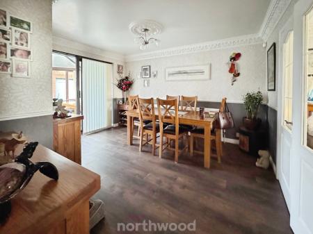 3 bedroom Detached bungalow for sale in Bloomhill Road, Thorne, Doncaster, DN8