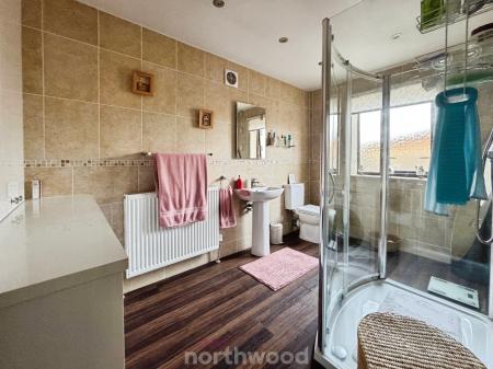 3 bedroom Detached bungalow for sale in Bloomhill Road, Thorne, Doncaster, DN8