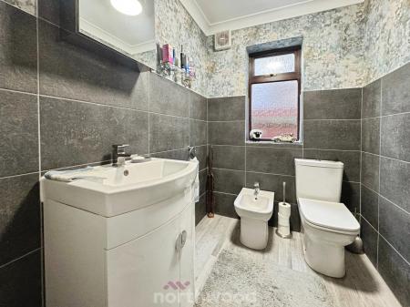 3 bedroom Detached bungalow for sale in Bloomhill Road, Thorne, Doncaster, DN8