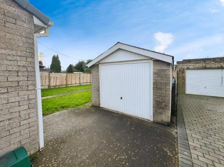 3 bedroom Semi-detached bungalow for sale in Park Crescent, Thorne, Doncaster, DN8