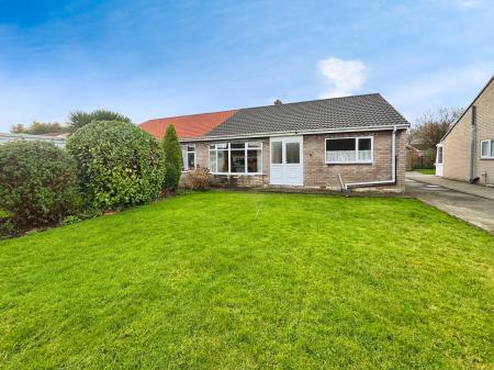 3 bedroom Semi-detached bungalow for sale in Park Crescent, Thorne, Doncaster, DN8