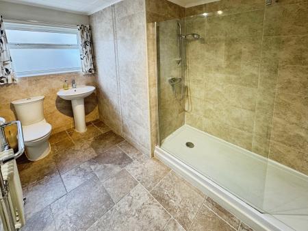 3 bedroom Semi-detached bungalow for sale in Park Crescent, Thorne, Doncaster, DN8