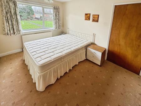 3 bedroom Semi-detached bungalow for sale in Park Crescent, Thorne, Doncaster, DN8
