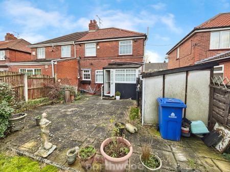 2 bedroom Semi-detached house for sale in Crookesbroom Lane, Hatfield, Doncaster, DN7