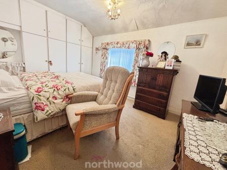 2 bedroom Semi-detached house for sale in Crookesbroom Lane, Hatfield, Doncaster, DN7