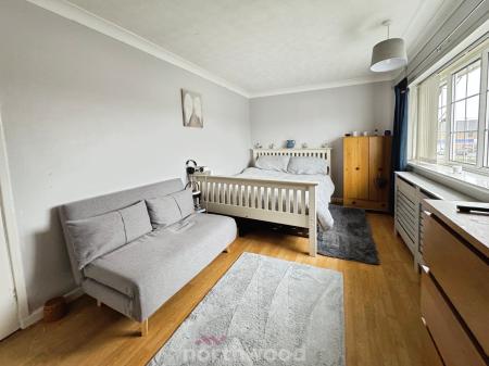 2 bedroom Semi-detached house for sale in Haynes Road, Doncaster, Doncaster, DN8