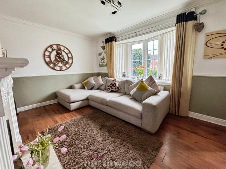 2 bedroom Semi-detached house for sale in Haynes Road, Doncaster, Doncaster, DN8