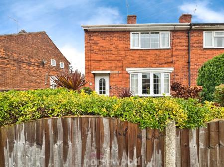 2 bedroom Semi-detached house for sale in Haynes Road, Doncaster, Doncaster, DN8