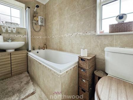 2 bedroom Semi-detached house for sale in Haynes Road, Doncaster, Doncaster, DN8