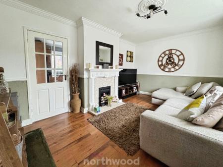 2 bedroom Semi-detached house for sale in Haynes Road, Doncaster, Doncaster, DN8