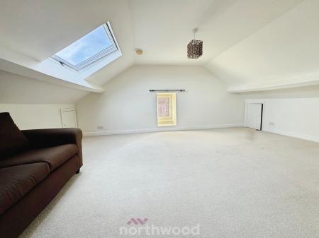 3 bedroom Semi-detached house to let in West Street, Thorne, Doncaster, DN8