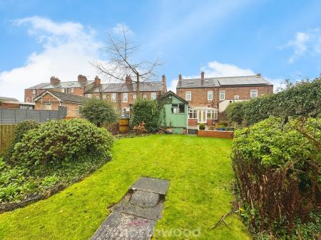 3 bedroom Semi-detached house to let in West Street, Thorne, Doncaster, DN8