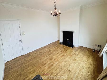 3 bedroom Semi-detached house to let in West Street, Thorne, Doncaster, DN8