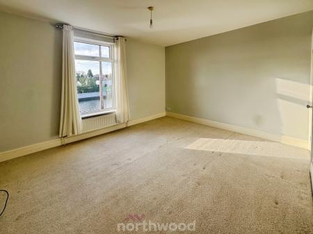 3 bedroom Semi-detached house to let in West Street, Thorne, Doncaster, DN8