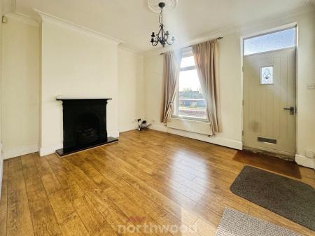 3 bedroom Semi-detached house to let in West Street, Thorne, Doncaster, DN8