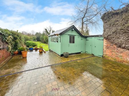 3 bedroom Semi-detached house to let in West Street, Thorne, Doncaster, DN8