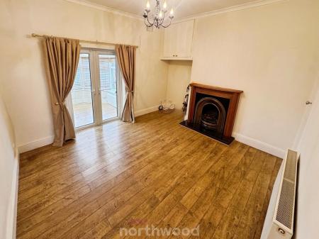 3 bedroom Semi-detached house to let in West Street, Thorne, Doncaster, DN8