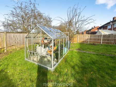 3 bedroom Semi-detached house for sale in Hawthorne Road, Thorne, Doncaster, DN8