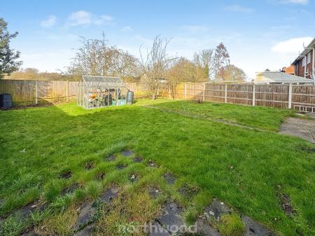 3 bedroom Semi-detached house for sale in Hawthorne Road, Thorne, Doncaster, DN8