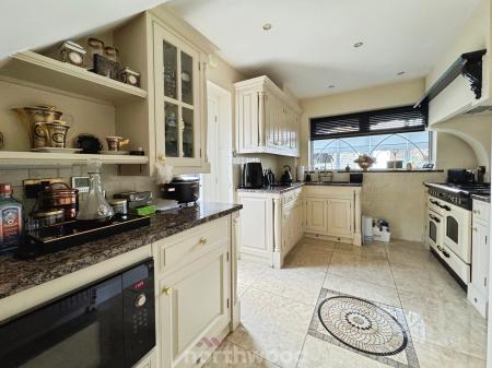 3 bedroom Semi-detached house for sale in Alexandra Street, Thorne, Doncaster, DN8
