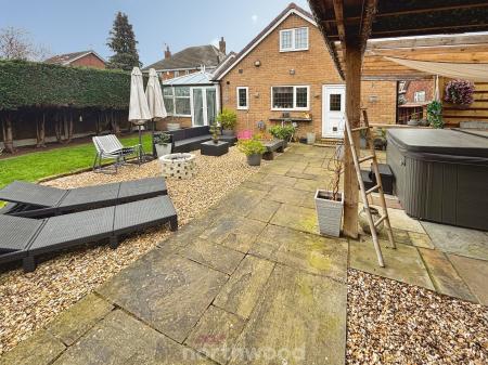 5 bedroom Detached bungalow for sale in King Edward Road, Thorne, DN8