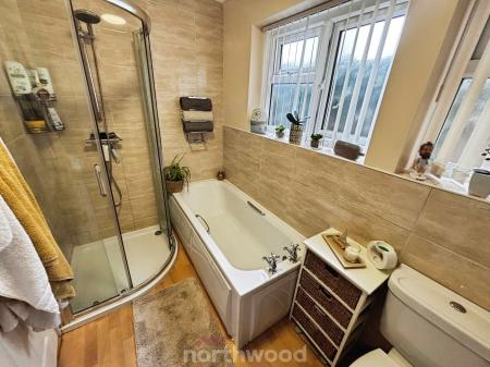 5 bedroom Detached bungalow for sale in King Edward Road, Thorne, DN8