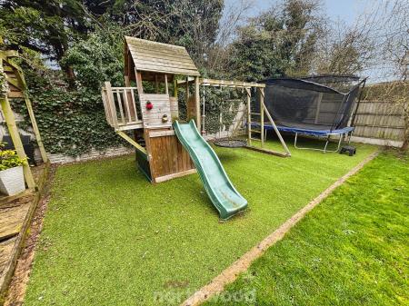 5 bedroom Detached bungalow for sale in King Edward Road, Thorne, DN8