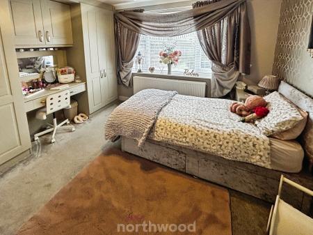 5 bedroom Detached bungalow for sale in King Edward Road, Thorne, DN8