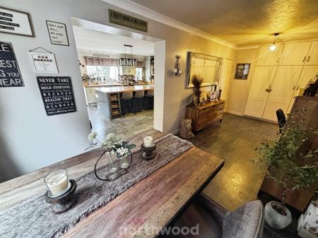 5 bedroom Detached bungalow for sale in King Edward Road, Thorne, DN8