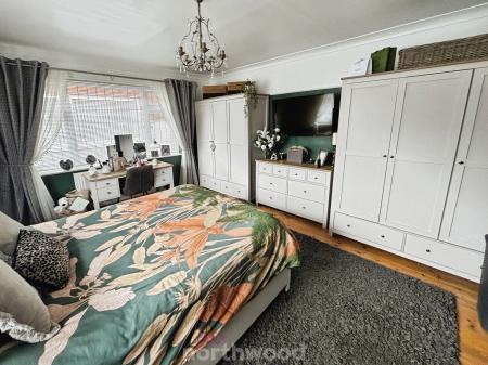 5 bedroom Detached bungalow for sale in King Edward Road, Thorne, DN8