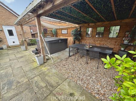 5 bedroom Detached bungalow for sale in King Edward Road, Thorne, DN8