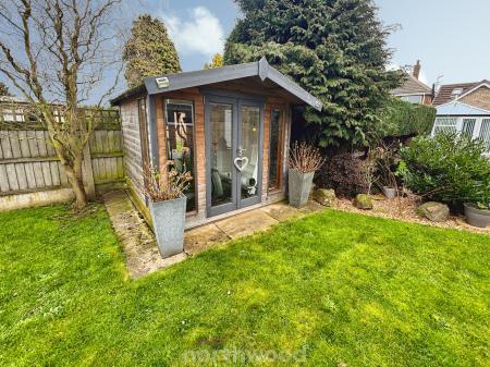 5 bedroom Detached bungalow for sale in King Edward Road, Thorne, DN8